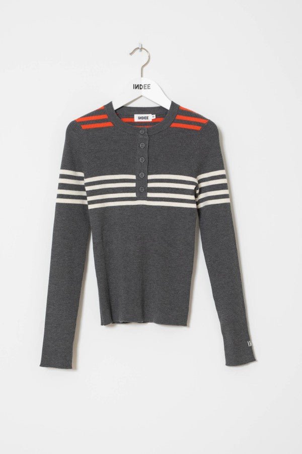 FITTED ROUND NECK PULLOVER W/BUTTONS - Posh New York